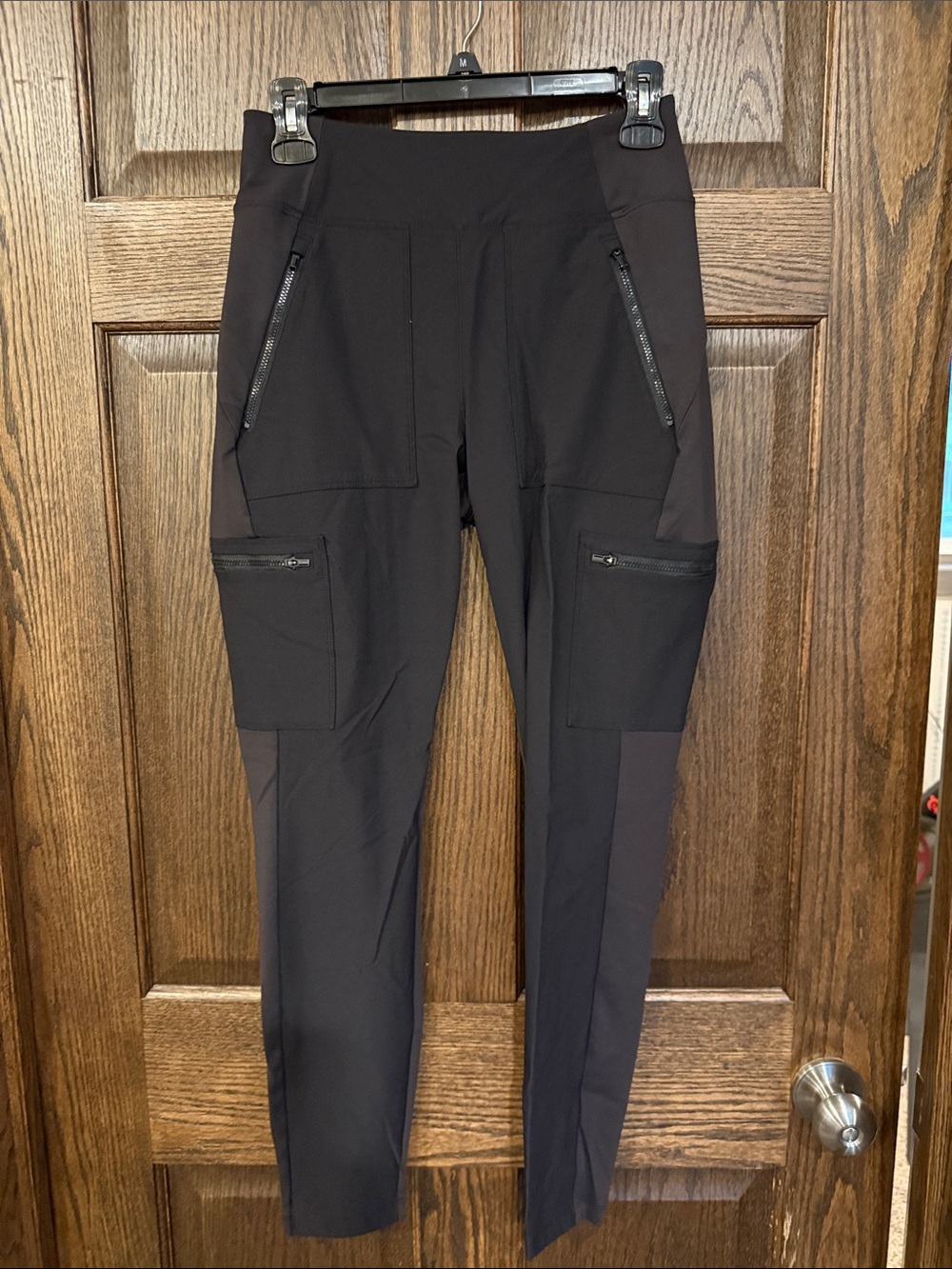 Athleta Black Headlands Hybrid Cargo Tight Leggings Size 6